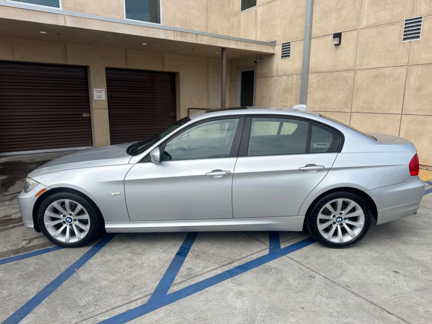 2011 Silver /Black BMW 3-Series Letther (WBAPH5G50BN) with an 6 Cylinder engine, Automatic transmission, located at 30 S. Berkeley Avenue, Pasadena, CA, 91107, (626) 248-7567, 34.145447, -118.109398 - Looking for a dependable, stylish ride in Pasadena, CA, but struggling with bad credit? Look no further than this stunning 2011 BMW 3-Series 328i SA SULEV available at our dealership. We understand the challenges of securing auto financing with less than perfect credit, which is why we offer in-hous - Photo#2